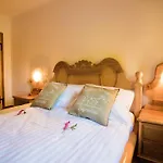 Rustic Authentic With Terrace And Wood Stove - Three Bedroom With Terrace *