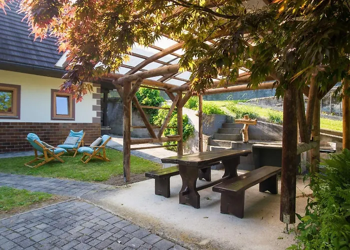 Tatil Evi Rustic Authentic With Terrace And Wood Stove - Three Bedroom With Terrace Ljubno